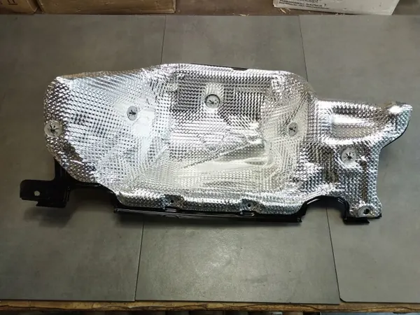 Audi A5 B10 Voorruitafvoer OEM 4K0819523AF image 2