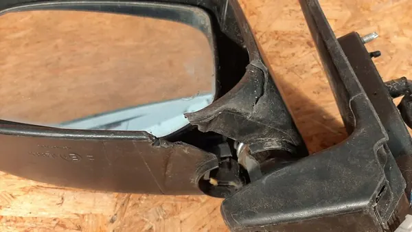 Vasen Sähköspecchi Mitsubishi Space Star II image 3