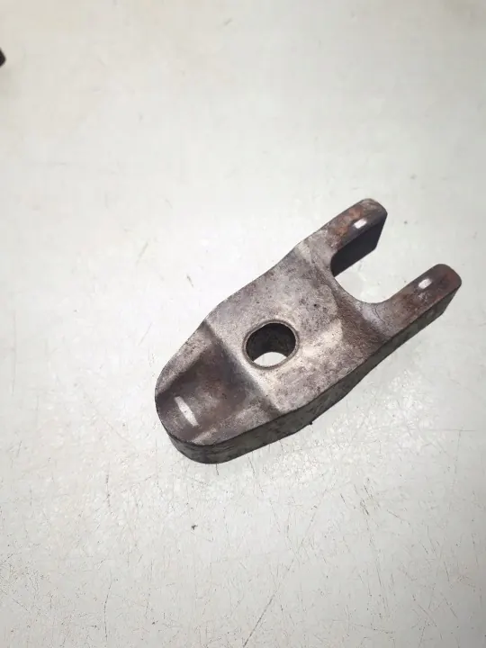 Volvo Suutinpidike OEM ARA182734 - Käytetty image 3