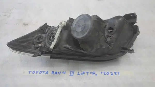Faros Delantero Derecho Toyota RAV4 III Lift 2010-2012 OEM image 3