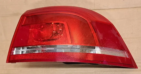 Luz trasera derecha VW Passat B7 3AF945096G image 3