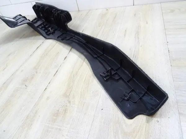 OEM 1731038-10-e LLU Clip plancher coffre Tesla Model 3 image 5
