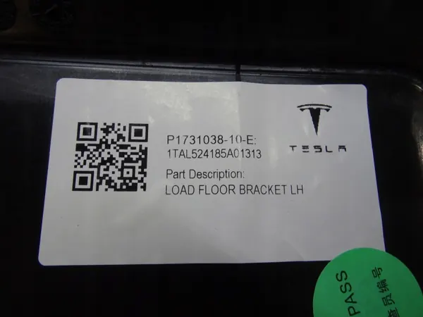 OEM 1731038-10-e LLU Clip plancher coffre Tesla Model 3 image 7