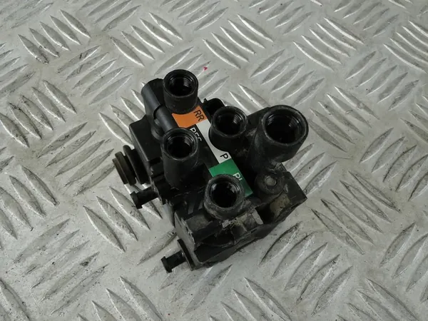 Distributeur de soupapes de suspension Range Rover Velar JPLA-5B710-AB image 2