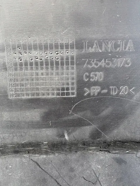 Lancia Delta Heckstoßstange OEM 735453173 image 9