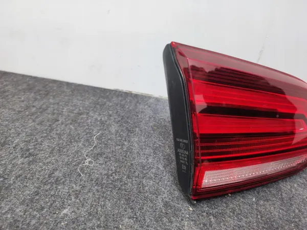 Lámpara Trasera Izquierda en Portón Volkswagen Golf VII 5G9945093H image 3