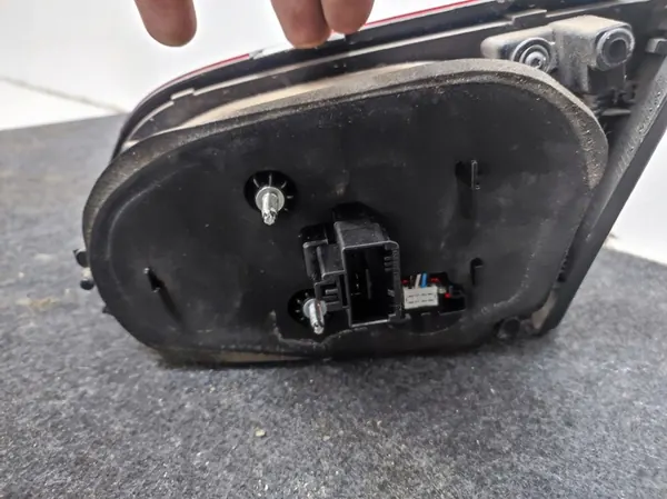 Lámpara Trasera Izquierda en Portón Volkswagen Golf VII 5G9945093H image 6