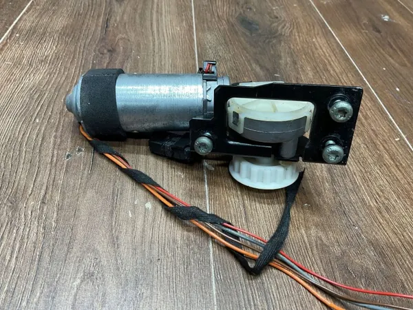 Istuin säädön moottori OEM 1298208742 Mercedes SL R129 image 4
