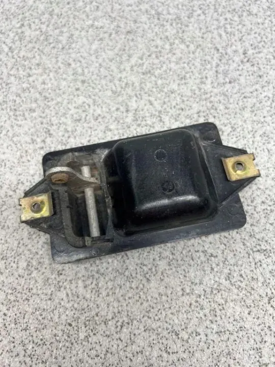 BMW 5 E28 höger bakre innerhandtag OEM 51211926305 image 3