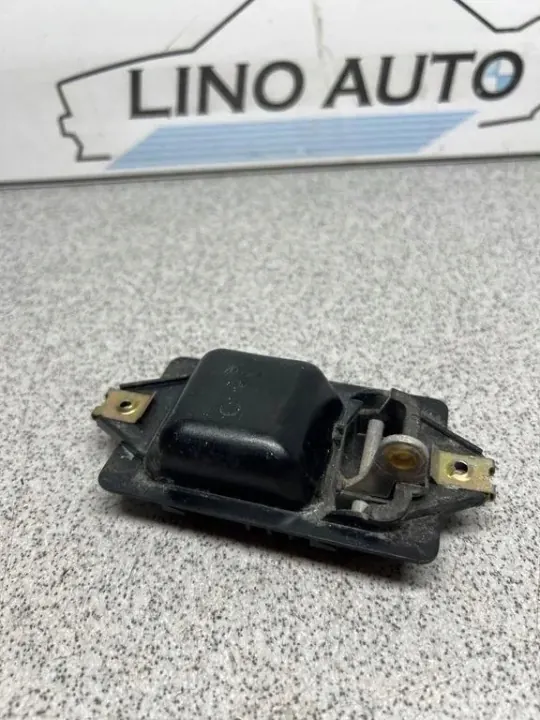 BMW 5 E28 höger bakre innerhandtag OEM 51211926305 image 5