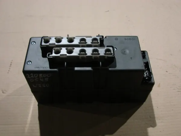 Bomba de cierre central OEM 2208000748 para Mercedes image 3
