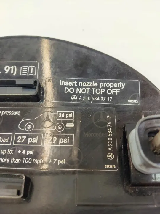 Polttoainesäiliön kansi OEM A2305847617 Mercedes-Benz SL image 7