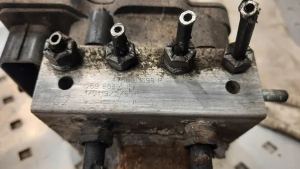 ABS Pomp Origineel 476601698R Renault Master 3 image 4