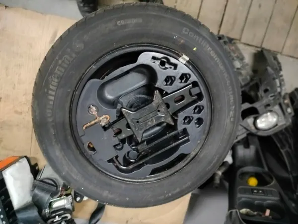 Renault Twingo II tunkkikorjaussarja OEM 8200676846 image 2