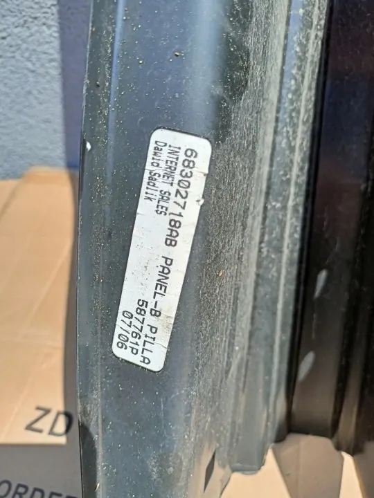 OEM 68302718AB Couvre-pilier droit haut Jeep Wrangler JL image 3