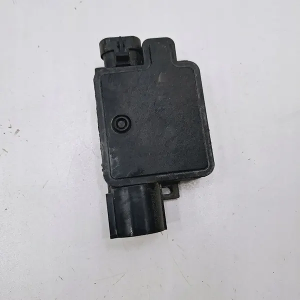 Relais de ventilateur radiateur OEM 94013004 pour Jaguar XE image 3