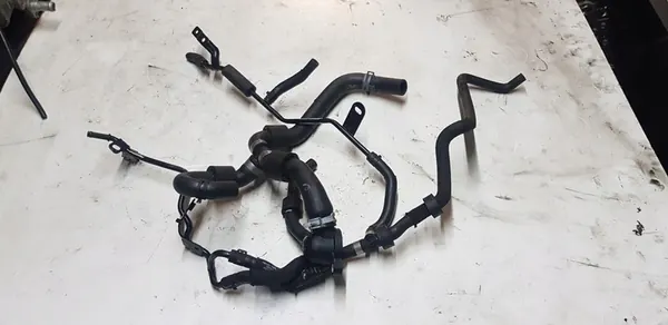 Jäähdytysputki VW ARTEON 2.0L Diesel 2017 OEM 04L121131N image 2