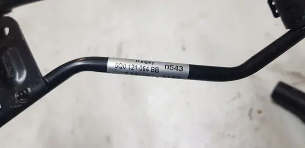 Jäähdytysputki VW ARTEON 2.0L Diesel 2017 OEM 04L121131N image 4