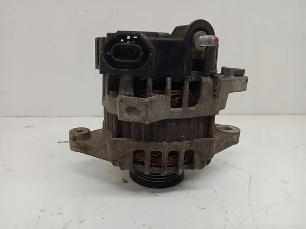 Vaihtovirtageneraattori Hyundai i20 1.2 OE 37300-03300 image 3
