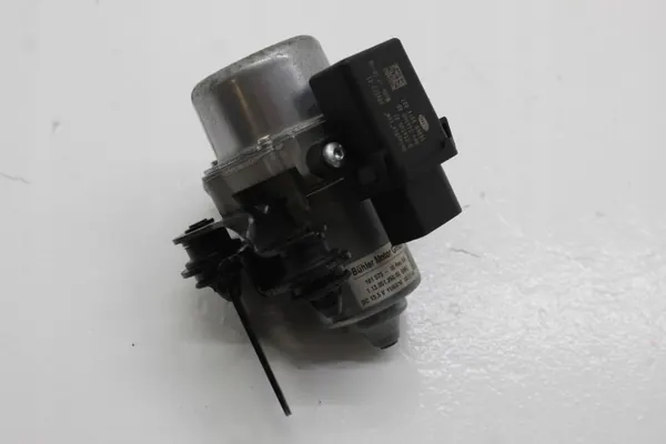 Begagnad Volkswagen OE 1K0612181F bromförstärkarpump image 2
