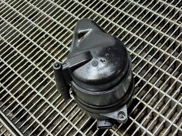 Ford Bränslefilterhus OEM SKE53592 - Begagnad image 5
