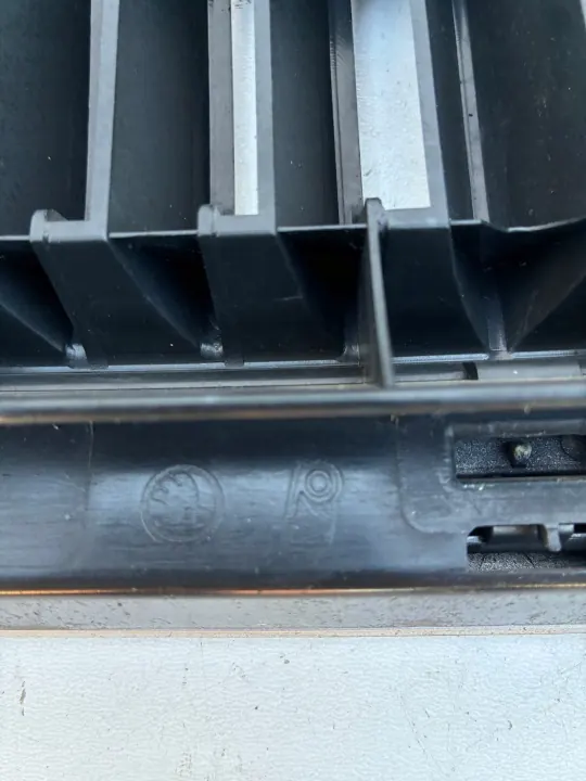 Grille Skoda Fabia I OEM 6Y0853668B - Argent image 9