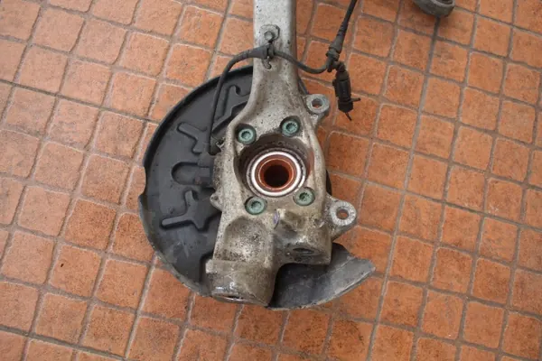 Audi A4 B6 2.5 TDI oikea etunivela OEM 8E0407242B image 5