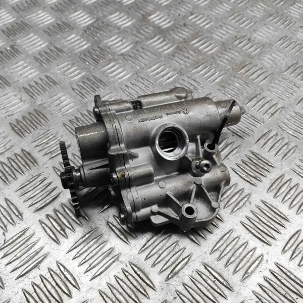 Pompe à huile OEM 04E115151A pour Skoda Superb III Estate image 5