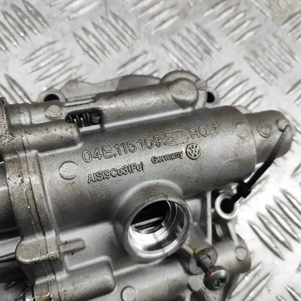 Pompe à huile OEM 04E115151A pour Skoda Superb III Estate image 6