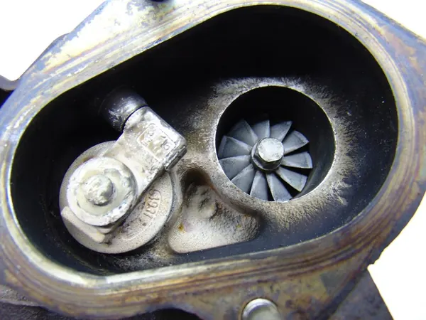 Turbo 1.4 TFSI Audi VW Seat CAX OEM 03C145702B image 4