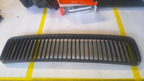 Skoda Superb I Frontstoßstangengitter OEM 3U0853677 image 2