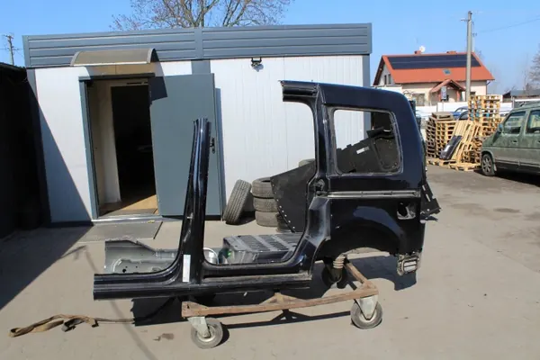 VW Caddy Heckkotflügel links OEM 2K5 image 2