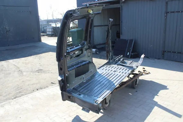 VW Caddy Heckkotflügel links OEM 2K5 image 3