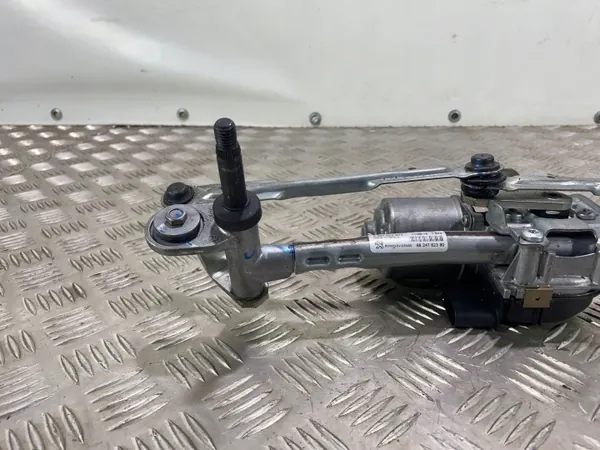 OEM 1813277641 Frontscheibenwischerarm für Peugeot 5008 image 3