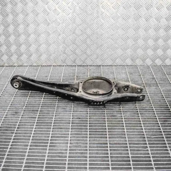 Braccio di Controllo Posteriore Destro VW Passat B8 2.0L OEM 5Q050523A3Q0505311C image 3