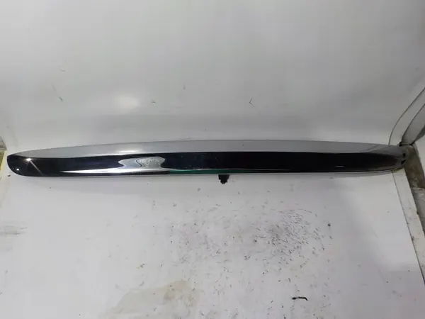Moldura maletero MINI Cooper R56 OEM 7151140 - Usado image 2