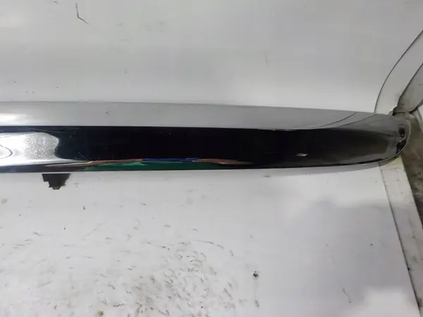 Moldura maletero MINI Cooper R56 OEM 7151140 - Usado image 3