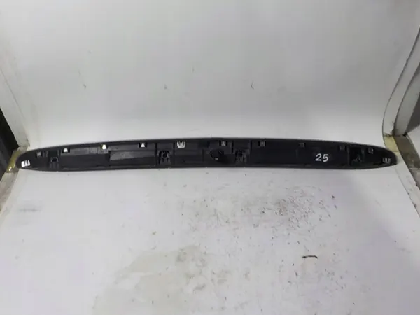 Moldura maletero MINI Cooper R56 OEM 7151140 - Usado image 4