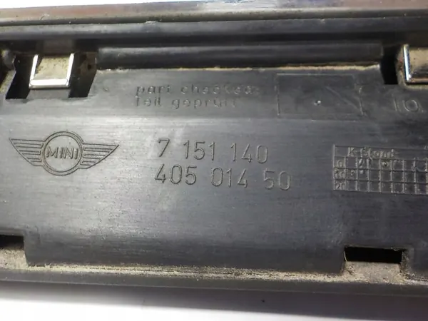 Moldura maletero MINI Cooper R56 OEM 7151140 - Usado image 9