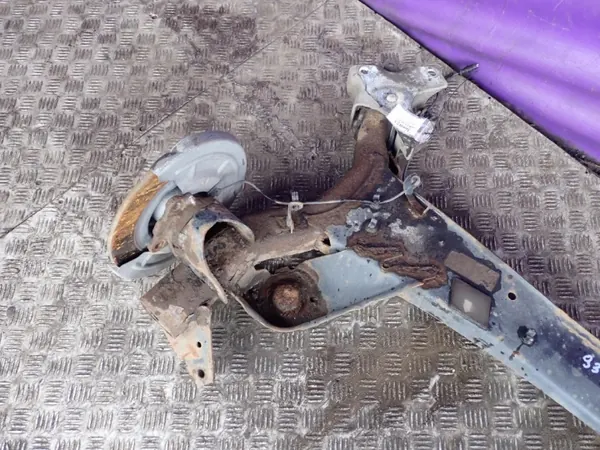 Renault OE Taka-akselipalkki OEM Zawada-366023- image 3