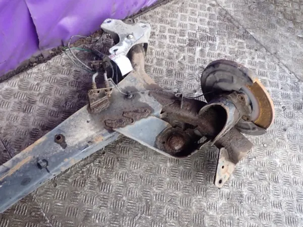 Renault OE Taka-akselipalkki OEM Zawada-366023- image 4