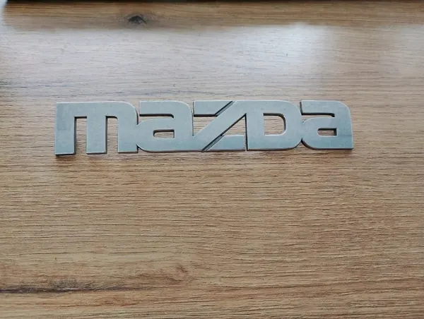Emblème Hayon Mazda MPV OEM LC6351710 00-06 image 2