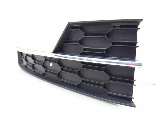 Griglia paraurti destra anteriore Skoda Octavia III Lift 5E0807682G image 2