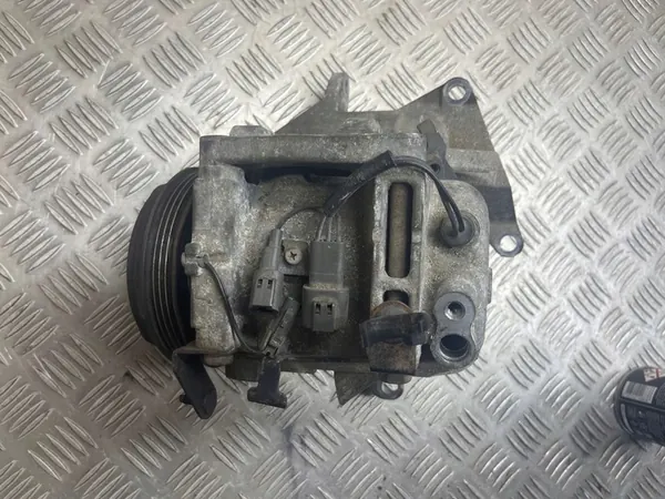 Compressore A/C Subaru OE 73111-FA132 image 2