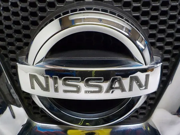 NISSAN QASHQAI J10 Grill image 7