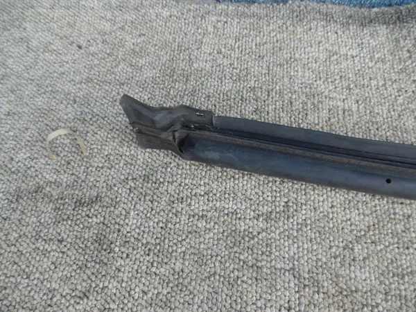 Mercedes-Benz Bakdörrsseal A9067470130 image 5