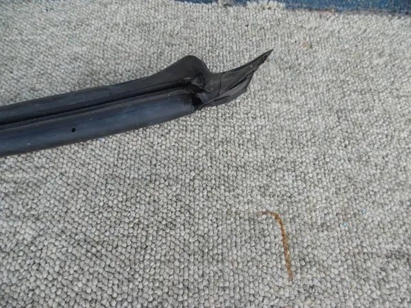 Mercedes-Benz Bakdörrsseal A9067470130 image 6