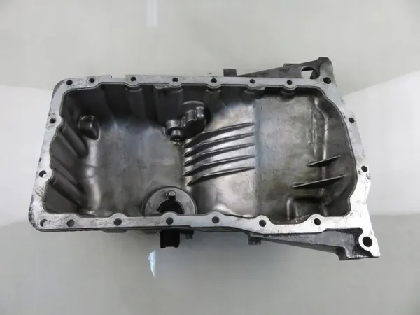 Audi Oljetank 06B103603AK image 2