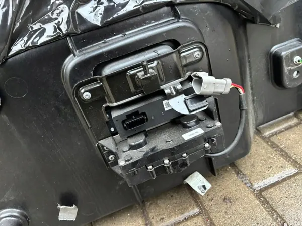 Kit de Proteção de Caçamba RIVIAN R1T OEM PT00000372-E image 9