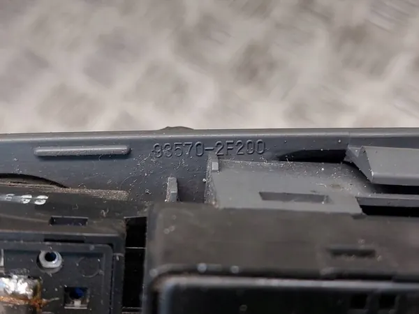 Linker voorraam schakelaar KIA CERATO I 93570-2F200 image 5